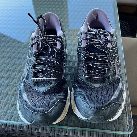 Mizuno wave creation 20, purple and black, size 8 - Picture 2 of 7